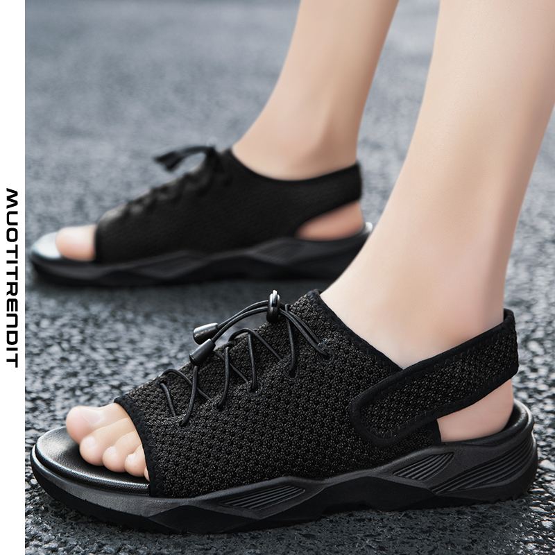 muodikkaat miesten sandaalit joissa on yksilöllinen verkko ja hengittävä musta