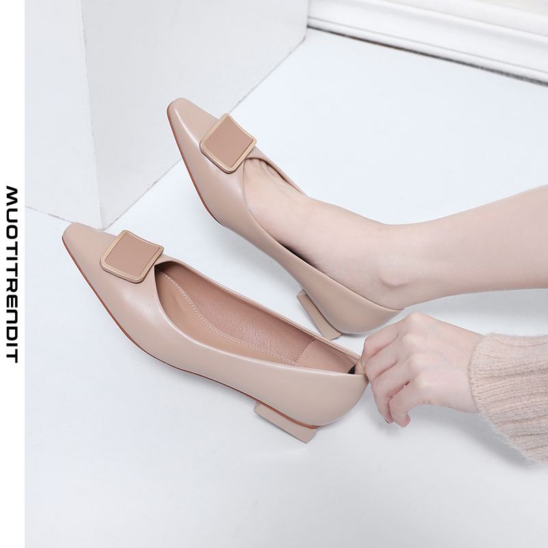 teräväkärkiset kengät naisten pehmeäpohjainen paksu kantapää matala neliönmallinen solki valkoinen