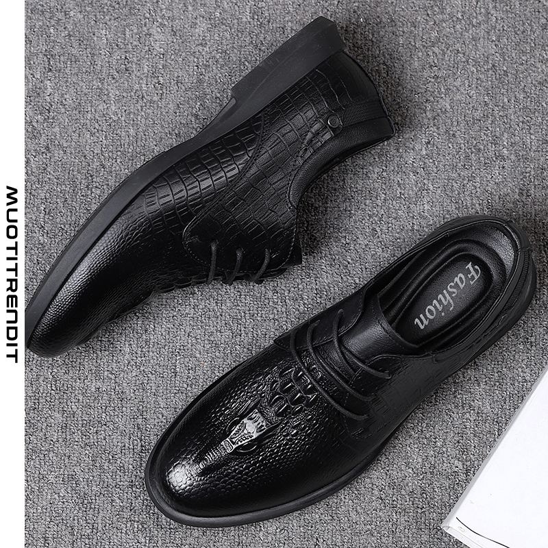 trend miesten nahkaiset derby-kengät krokotiilikuvioiset liike-elämän kengät lehmännahka musta
