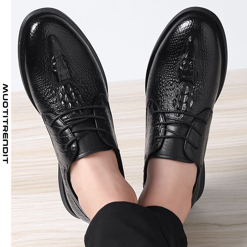 trend miesten nahkaiset derby-kengät krokotiilikuvioiset liike-elämän kengät lehmännahka musta