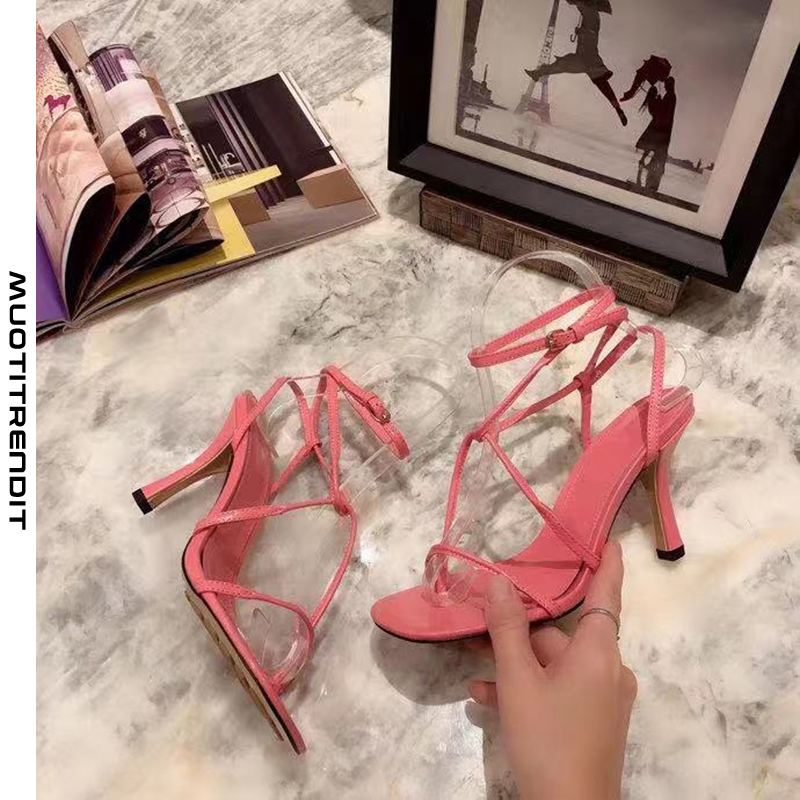yksinkertaiset ristikkäiset hihnalliset korkeakorkoiset sandaalit naispuolinen stiletto trendikkäällä vaaleanpunaisella
